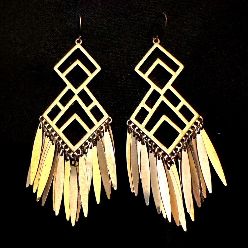 2 Tone Metal/ Dangle Earring Set/ Fish Hook/ Size: 3 3/4″ Drop.